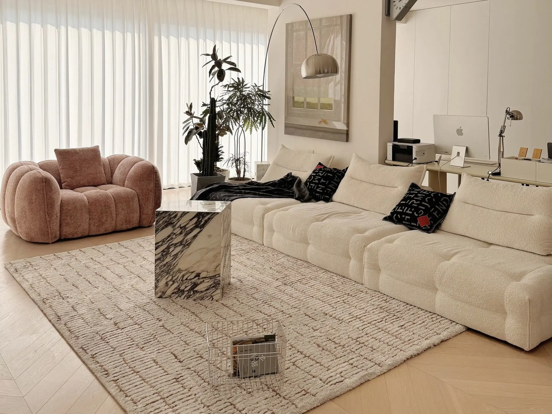 How to Choose Furniture for a Minimalist Aesthetic