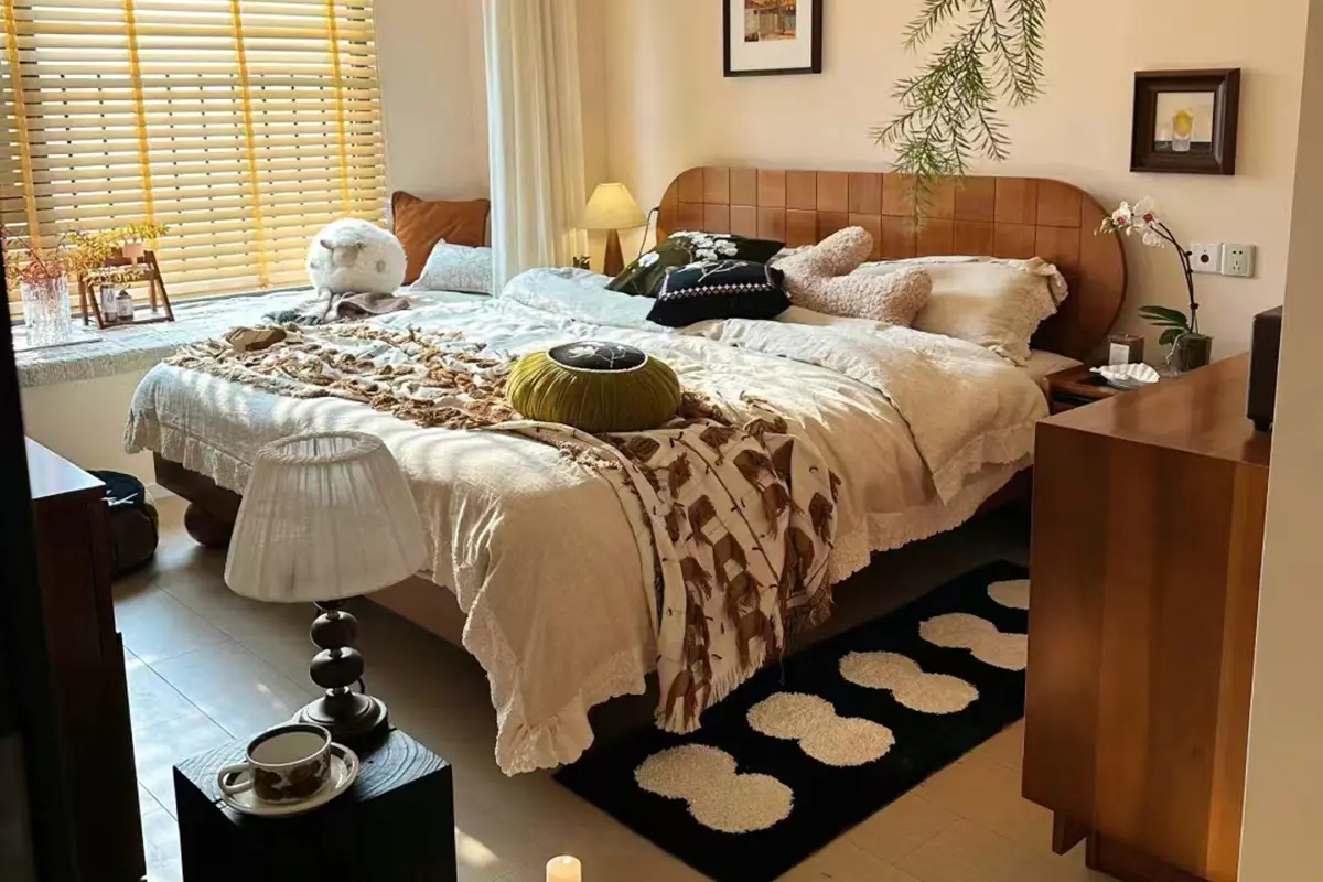 Warm tones for bedroom